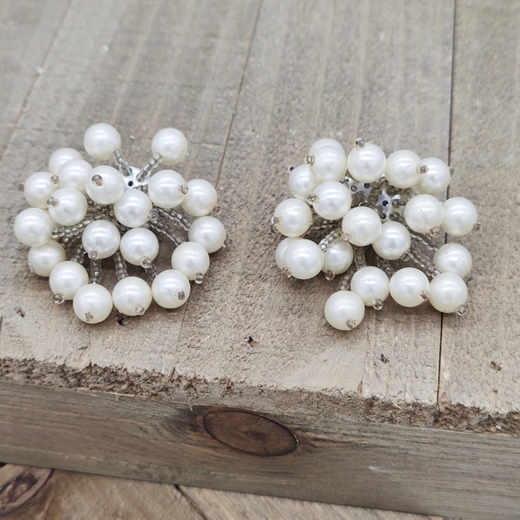 Vintage Pearl Earrings (faux) / Pierced - Picture 1 of 7